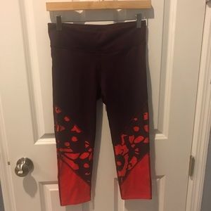 Fabletics workout capri leggings/pants